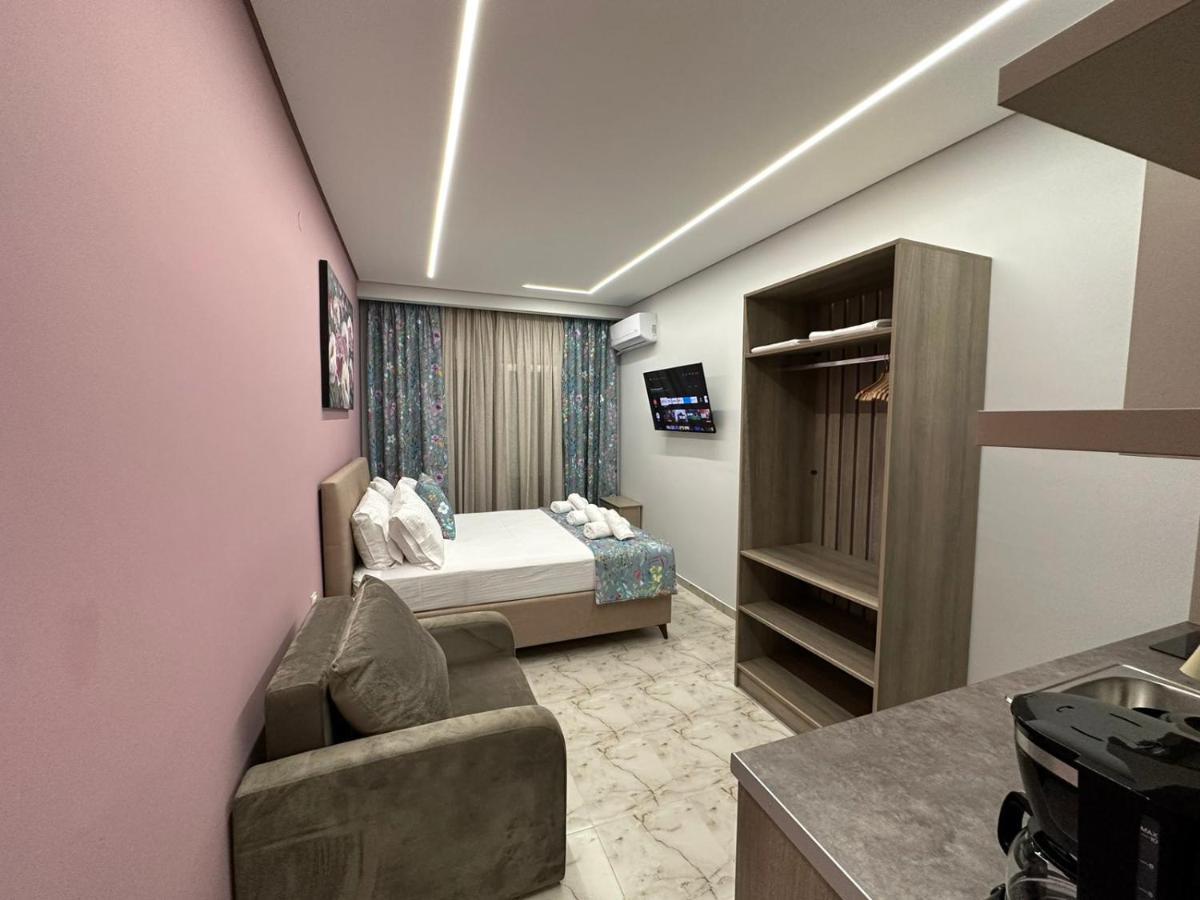 Studios Aigialos Peraía Pokoj fotografie
